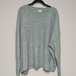Elegant Women's Crew Neck Sweater - Soft Green